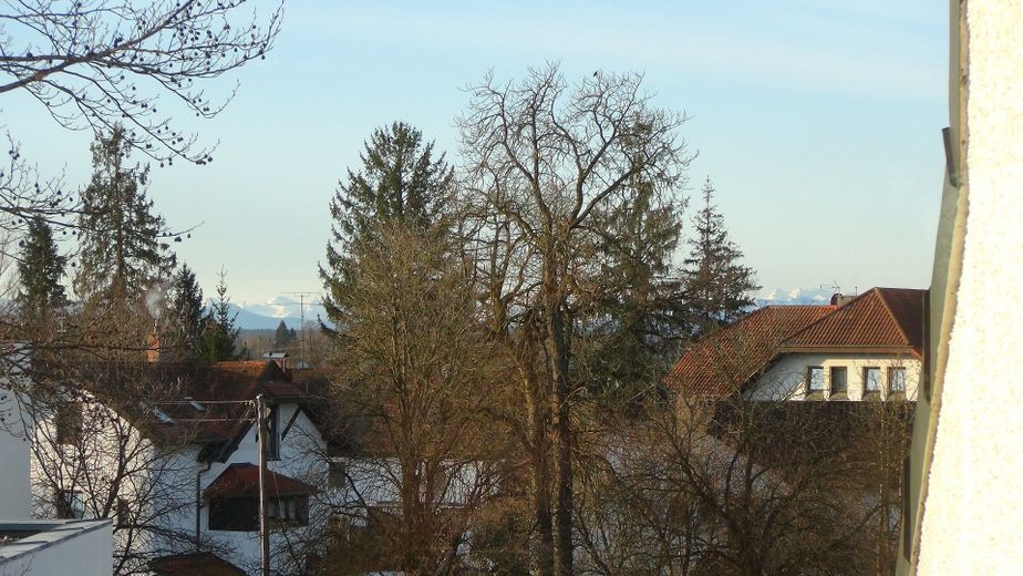 Lauschige 2-Zi.-Süd-DTW mit enormer Weite - zwischen Ortszentrum und altem Ortskern – Balkon - Ausblick