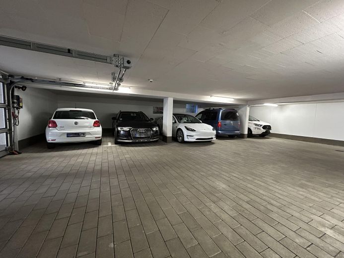 Esclusivo attico in posizione centrale a Kirchheim unter Teck – Tiefgarage