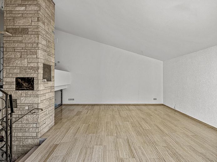 Heilbronn-Ost Bestlage: Architektenhaus mit Einliegerwohnung & Garten – Wohnzimmer