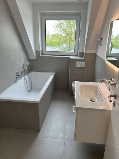WG-Zimmer in 4er WG komplett saniert und modern – Foto 2