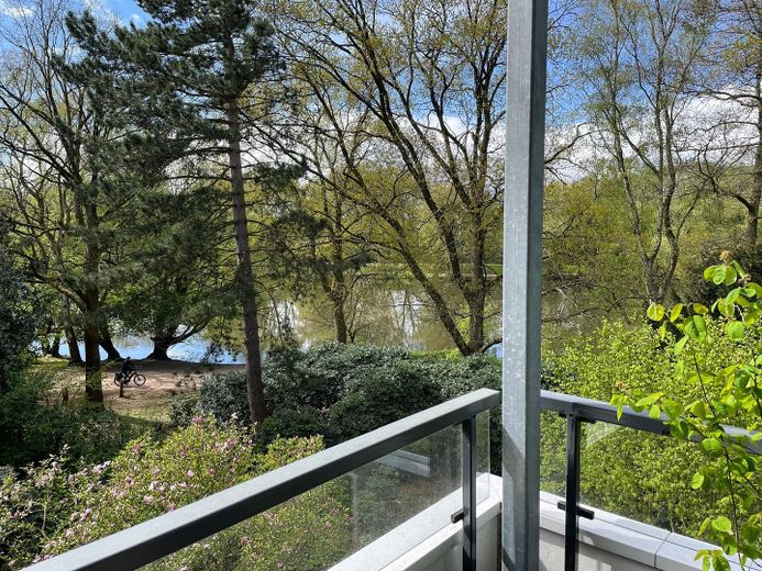 Balkon zum Park