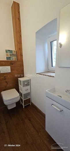 Große 3,5 Zi.-Altbauwhg., 2. OG, möbliert. Bad mit Wanne und Dusche, Balkon und kl. Garten zur gemeinschaftlichen Nutzung; Stellplatz vorhanden. – 78ea835460486b265388212d590215352e895752.jpg