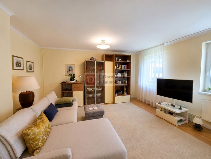 Top!! Charmante 3-Zimmer-Wohnung mit offenem Wohnkonzept und Balkon – Wohn-/Esszimmer Ansicht 1