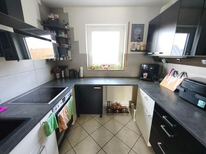 Reihenmittelhaus mit Garten und Carport in Etzelskirchen – Küche Bild 1