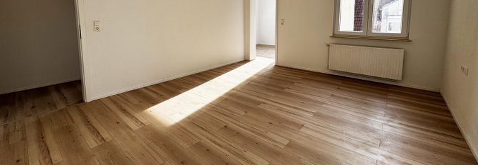 Erstbezug nach Sanierung - Neuer Boden/Küche/Bad/Fenster - Zentrale Lage in Heilbronn – Wohnzimmer