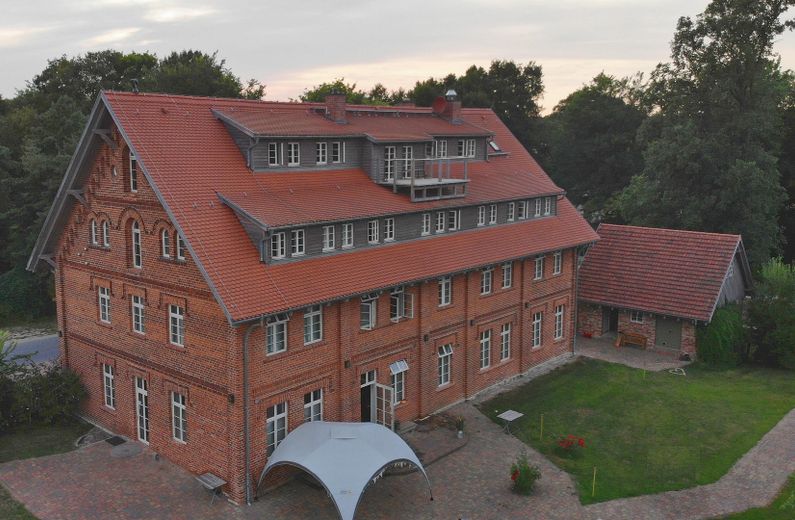 Rückansicht aus der Luft