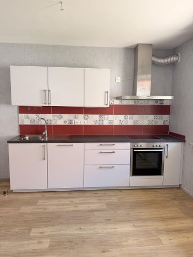 3-room apartment, fitted kitchen, balcony, garage – Photo 4