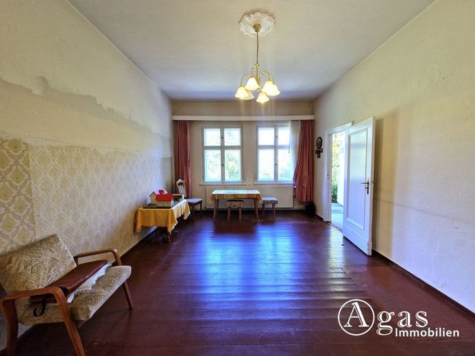 Exklusive Toplage: ca. 1.220m² großes Grundstück mit Bungalow, Garage &amp; Werkstatt-provisionsfrei! – Zimmer 2