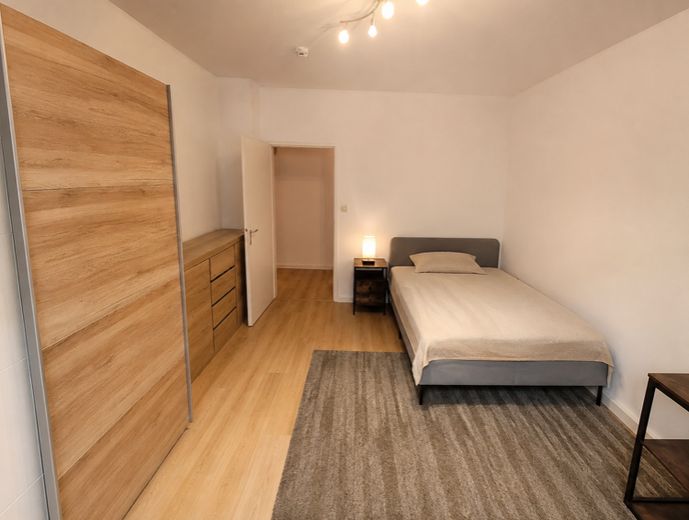 Schöne teilmöblierte 3-Zimmer-Wohnung in der Pirkheimer Straße in Nürnberg zu vermieten – Schlafzimmer 1