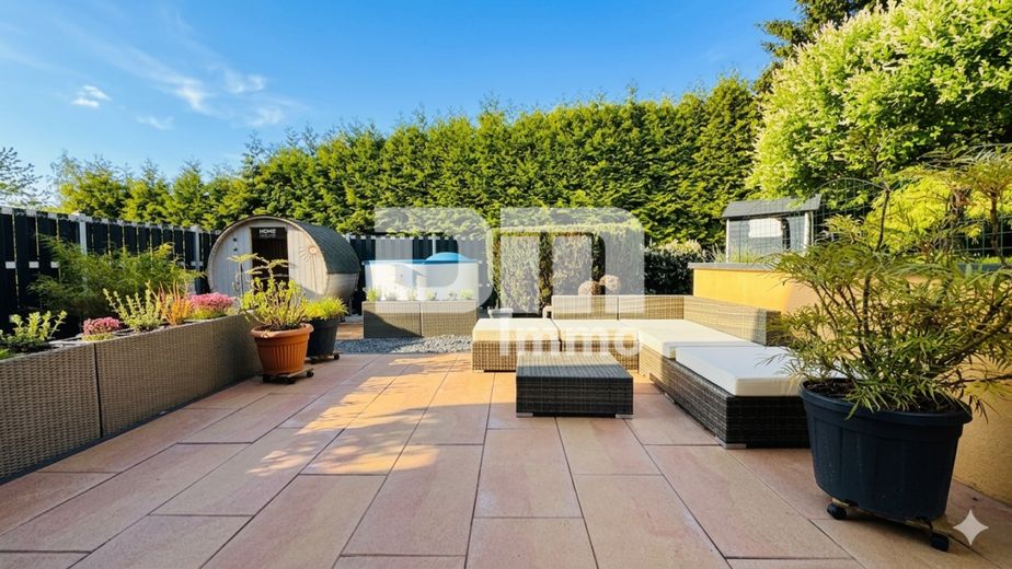 Umfangreich sanierter kompakter Wohntraum im Grünen mit großem Garten und vielen Extras – Terrasse / Sauna / Pool