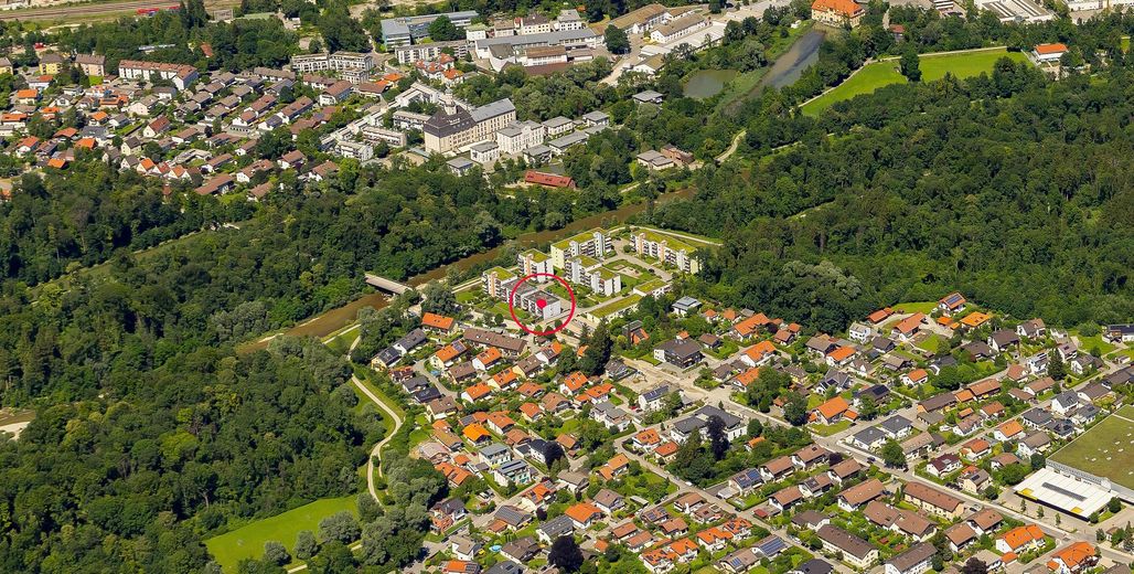 Großzügige 4-Zimmer-Wohnung in Rosenheim mit 2 Bädern & 2 Balkonen – Luftbild Standort
