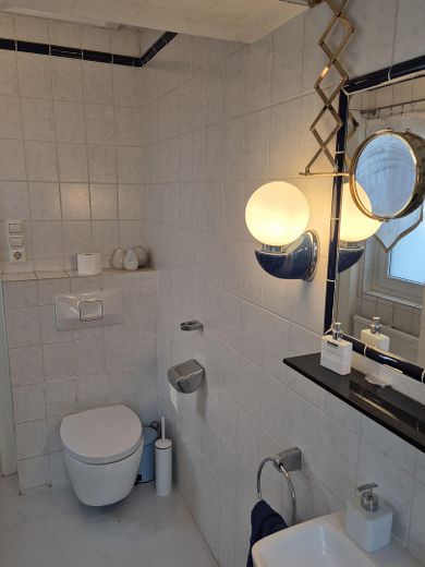 Großes Einfamilienhaus mit Einliegerwohnung in Groß-Buchholz, sehr ruhige Lage – Gäste-WC