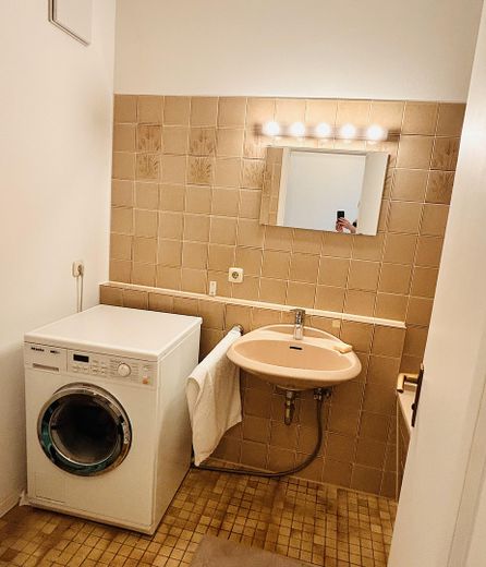 Exklusive  4-Zimmer-Wohnung mit Garten in ruhiger, exponierter Lage im Herzen von Bad Homburg – Bad 