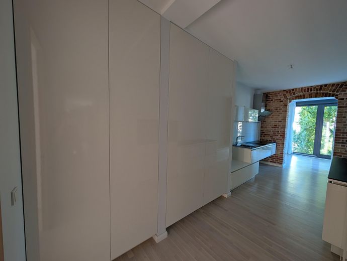 EBK mit Einbauschränken