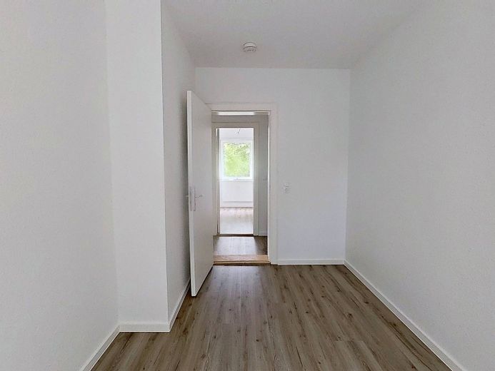 **Herbstliche Ersparnis: 1 NKM FREI** Modern und gemütlich: Schicke 3-Zimmer-Wohnung mit Tageslichtbad – Ansicht II: Schlafzimmer II