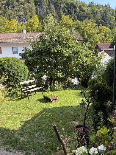 Gepflegtes Reiheneckhaus in ruhiger Lage – Blick in den Garten