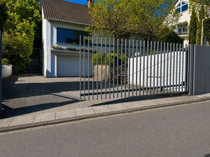 Eine Immobilie zum Verlieben - gepflegtes Einfamilienhaus in Gevelsberg – Einfahrt