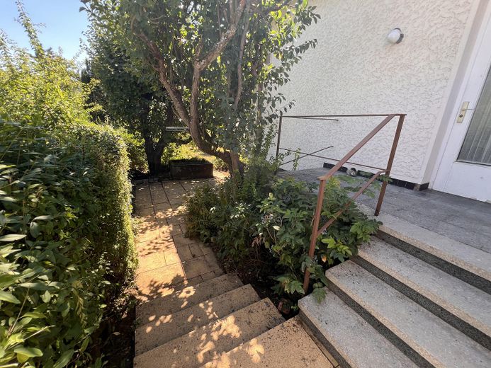 Einfamilienhaus mit großem Garten in ruhiger und zentrumsnaher Wohnlage – Foto 5
