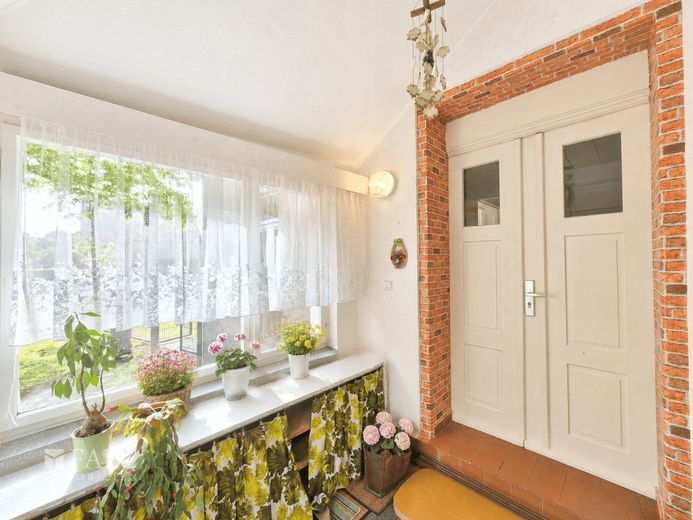 Großzügiges Anwesen mit historischem Wohnhaus und viel Potenzial - FALC Immobilien – Diele