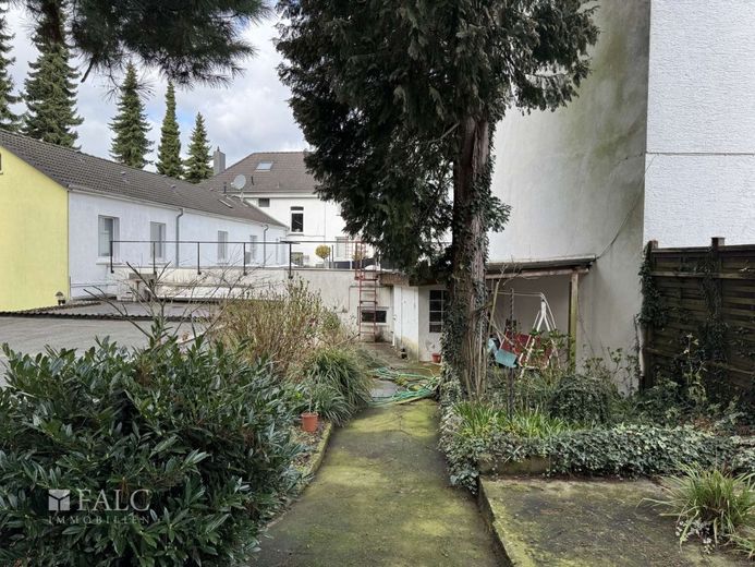Außergewöhnliche Immobilie mit Gastronomie, Hotel und Wohneinheit – Garten