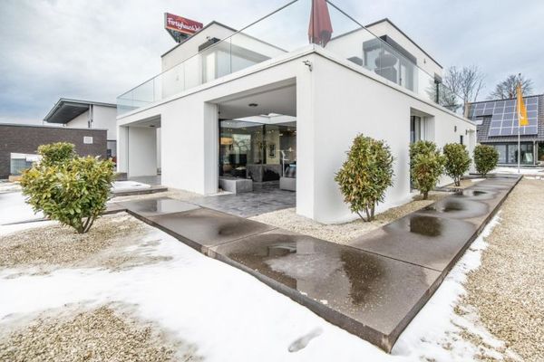 Casa con tanto spazio e tanta luce per la vostra nuova vita! Terreno incluso nel calcolo!