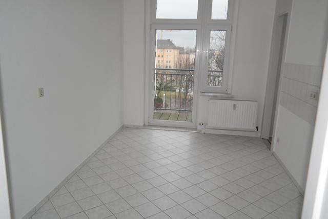 Großzügige 2-Zimmer mit Laminat, Wanne und Balkon in zentraler Lage! EBK mgl. – SAM_7662