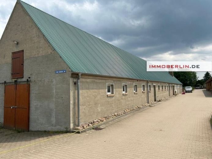IMMOBERLIN.DE - Atrakcyjny folwark jeździecki z działką budowlaną pod hodowlę koni i rolnictwo – Zdjęcie 1