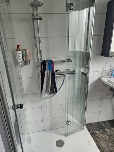 Dusche behindertengerecht