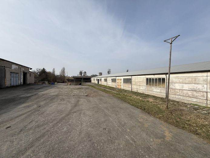 Großzügige Gewerbefläche mit Lagerhallenbestand und Büro in Neustadt a. d. Orla – Lagerhalle