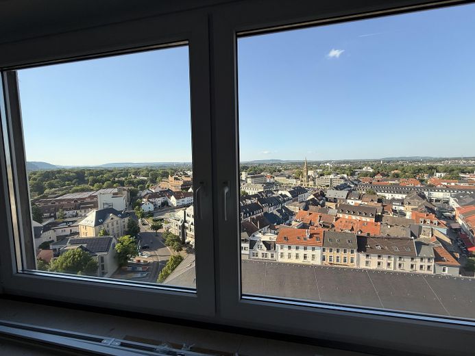 Erstbezug nach Renovierung – Moderne 3-Zimmer-Wohnung mit Balkon und traumhaftem Ausblick Saarlouis – Foto 3