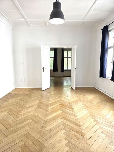 واحة عائلية في كارلسهورست – حلم سكني بمساحة 204 م² يضم 6,5 غرف بالقرب من قطار S-Bahn – الصورة 4