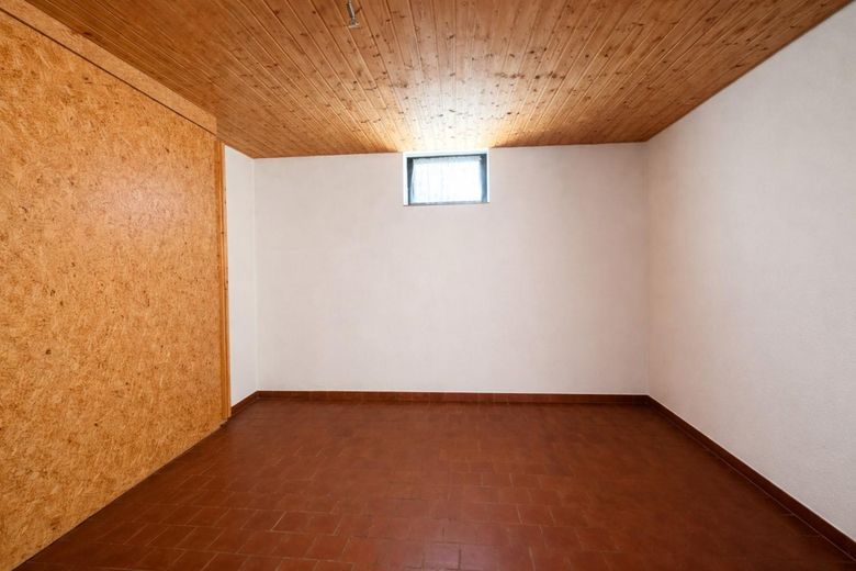 Zwei Häuser, viele Möglichkeiten: Bungalow & vielseitig nutzbares Zweithaus auf großem Grundstück –  Kellerraum 2 Bungalow 