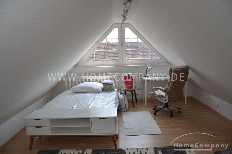 Großes Haus, möbliert, 6 Zimmer, Terrasse /Garten, Balkon, geeignet für bis zu 6 bis 8 Personen. – 3e7bf0e155972bb936bd974833550aa60679d5f1.jpg