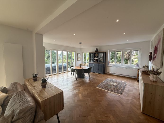Hochwertig renovierte Erdgeschosswohnung am Mulang – 157 m², Wintergarten, Terrasse & 2 Bäder – Wohnzimmer Essbereich