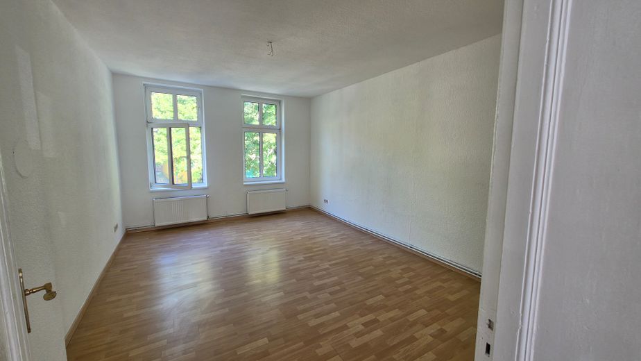 Modern Period Property on Lake Flakensee – 3 Rooms with Communal Garden – Wohzimmer