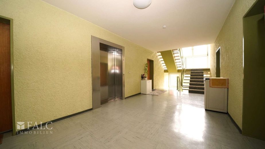 Charmante Wohnung in historischer Kurstadt - FALC Immobilien Heilbronn – Flur