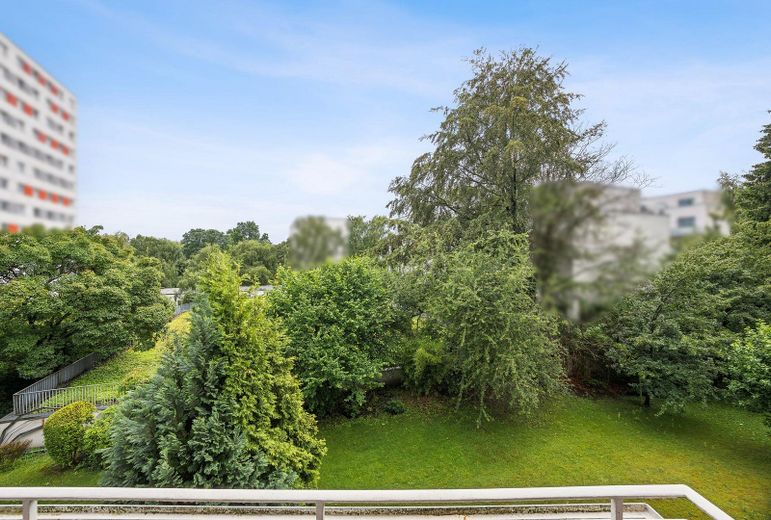 Renovierungsbedürftige 3-Zimmer-Wohnung - Direkt vom Eigentümer! – Blick vom Balkon
