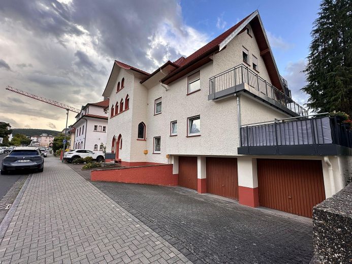 Mieszkać tam, gdzie inni spędzają urlop – 2-pokojowe mieszkanie bezpośrednio przy parku zdrojowym w Bad Orb – Zdjęcie 2