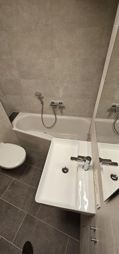 Badezimmer mit Badewanne