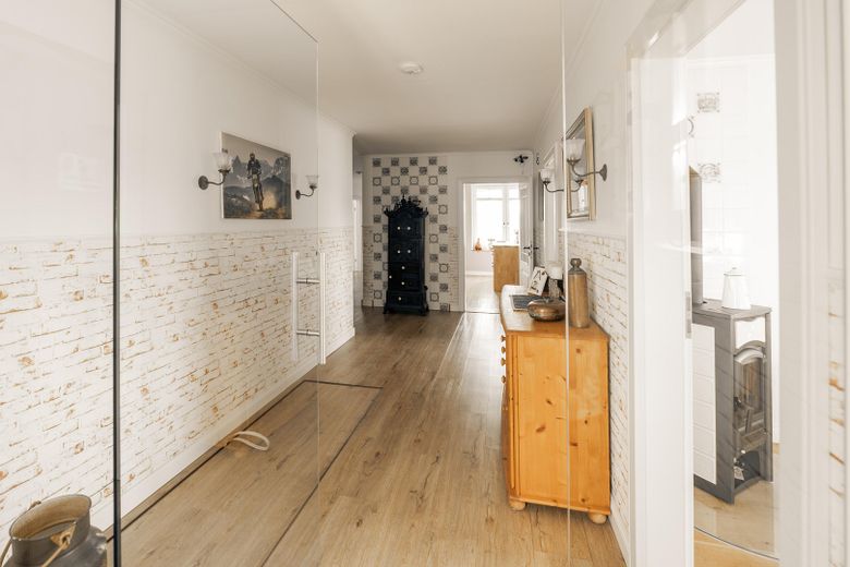 Exklusives Landhaus Resthof in Alleinlage  kernsaniert, mit Weitblick über Wiesen – Foto 3