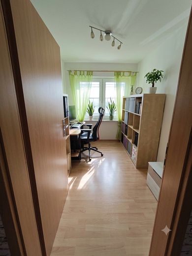Naturnahes Wohnen in solider Doppelhaushälfte – Arbeitszimmer