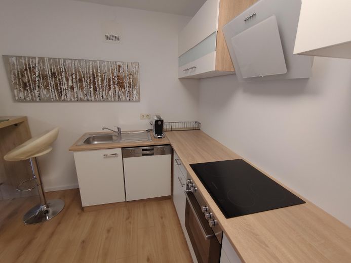 Möblierte provisionsfreie 2-Zimmerwohnung direkt am Inn – Küche