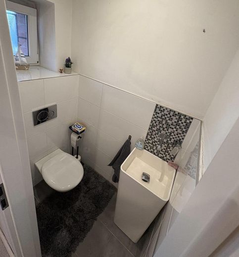 Libero e modernizzato con standard elevato – casa familiare nel popolare quartiere Augustinus di Neuss – Gäste WC