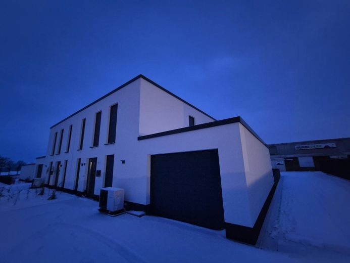 Doppelhaushälfte Neubau in Gehrden/Northen – Eingangsbereich/Garage