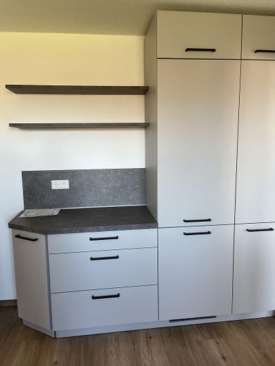 5 Zimmer Masionette-Wohnung, 117qm auf zwei Ebenen mit Balkon und neuwertiger EBK – Küche