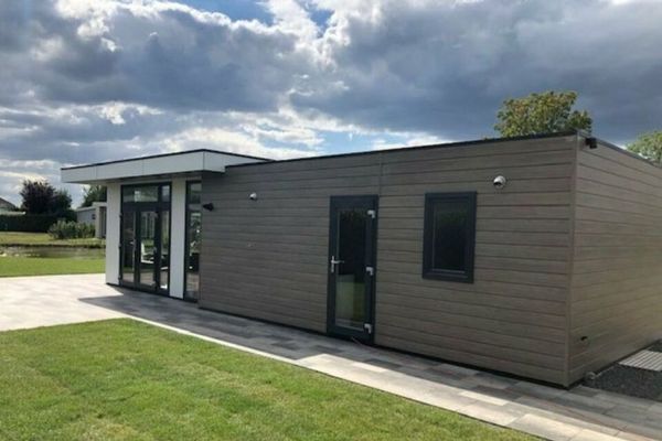 nowy luksusowy domek model Cube w parku wakacyjnym w Holandii