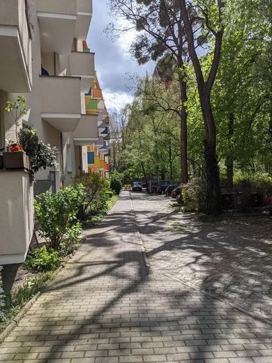 Bezpośrednio nad kanałem Landwehrkanal – jasne mieszkanie 1-pokojowe z balkonem, wolne od zaraz (bez prowizji) – Vorderseite