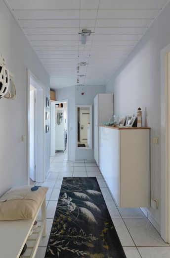 Moderne DG-Wohnung mit viel Charme – Flur
