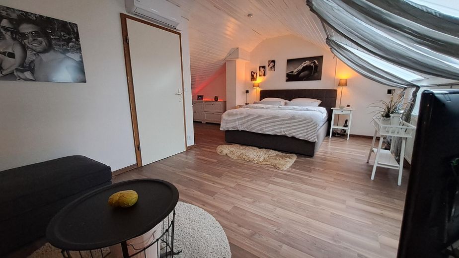 منزل صفّي رائع في موقع مركزي – Schlafzimmer Dachgeschoss