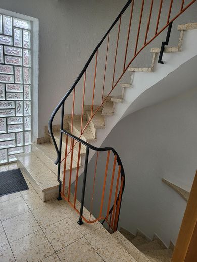 Gepflegtes 3-Familienhaus in Freiberg am Neckar – OG Treppenhaus